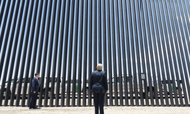 Trump dice que continuará con la construcción del muro fronterizo