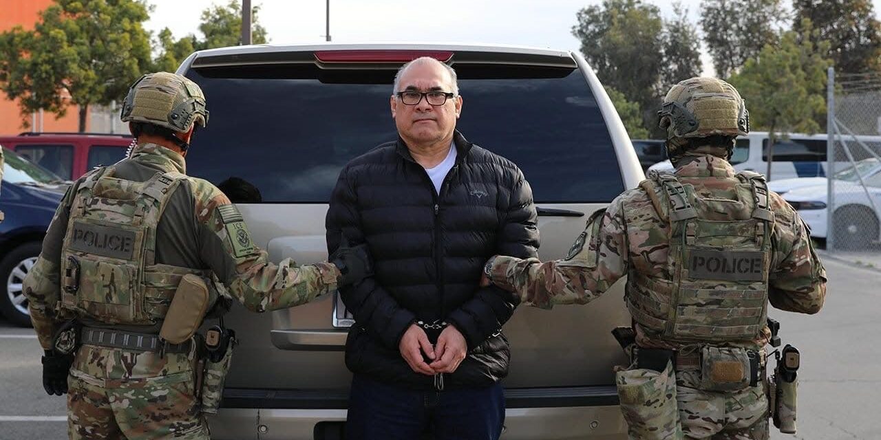 Deporta EE.U. a México al ex líder del cártel de los Zetas, Osiel Cárdenas