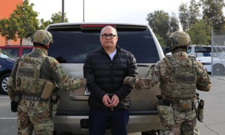Deporta EE.U. a México al ex líder del cártel de los Zetas, Osiel Cárdenas