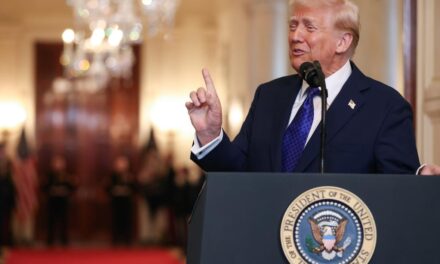 “No sean estúpidos “, dice Trump ante caída de bolsas en el mundo