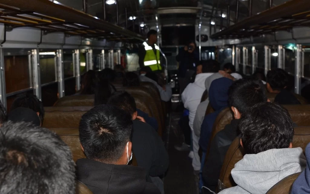 Llegan dos aviones militares de EE.UU. a Guatemala con migrantes deportados