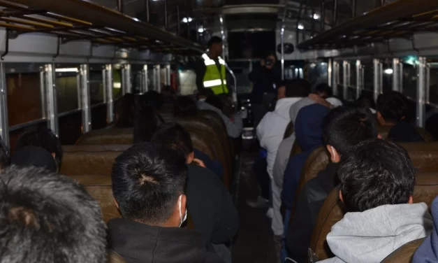 Llegan dos aviones militares de EE.UU. a Guatemala con migrantes deportados