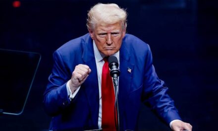 A pesar de la pausa en aranceles a México y Canadá, Trump asegura que seguirán adelante