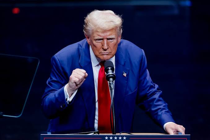 A pesar de la pausa en aranceles a México y Canadá, Trump asegura que seguirán adelante