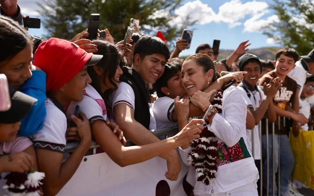 Sheinbaum asegura que migrantes sostienen economía de Estados Unidos