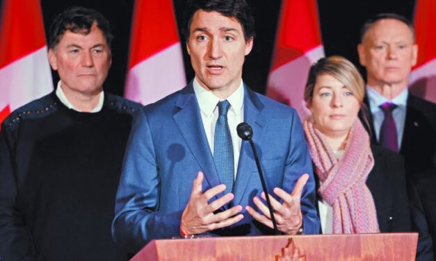EE.UU. norifica a Canadá aranceles del 25%; entran en vigor el próximo martes