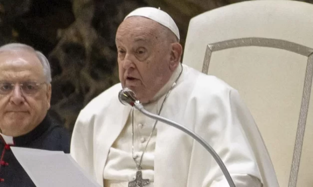 Sufre Papa Francisco falla renal temprana