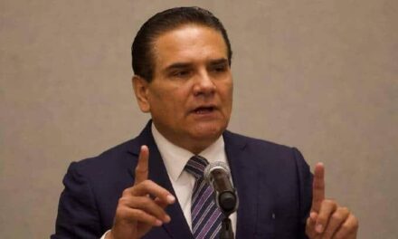 Detienen a excolaboradores del exgobernador de Michoacán, Silvano Aureoles; habría también una orden de aprehensión en su contra