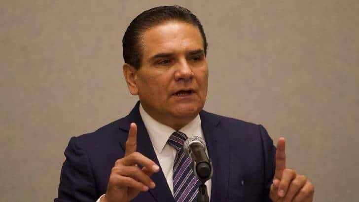 Detienen a excolaboradores del exgobernador de Michoacán, Silvano Aureoles; habría también una orden de aprehensión en su contra