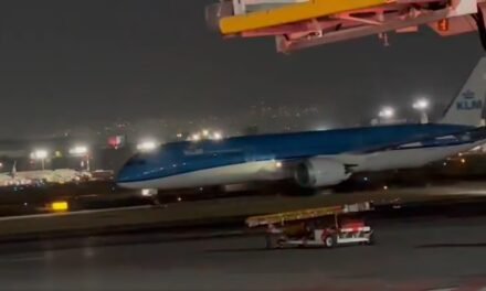 Descartan aterrizaje forzoso en el AICM de avión procedente de Ámsterdam