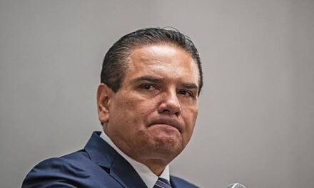 Silvano Aureoles, prófugo y acusado de desvío de recursos y delincuencia organizada