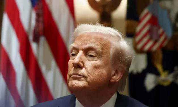 Trump amaga con renegociar o acabar con el T-MEC