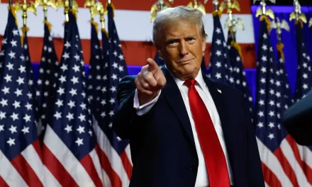 Critica Trump a Sheinbaum por rechazar envío de tropas norteamericanas a México
