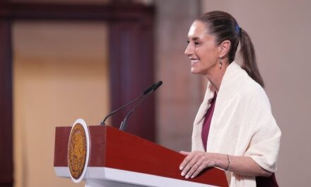 Sheinbaum minimiza riesgos de la caídas de bolsas en el mundo y destaca fortaleza de la economía mexicana