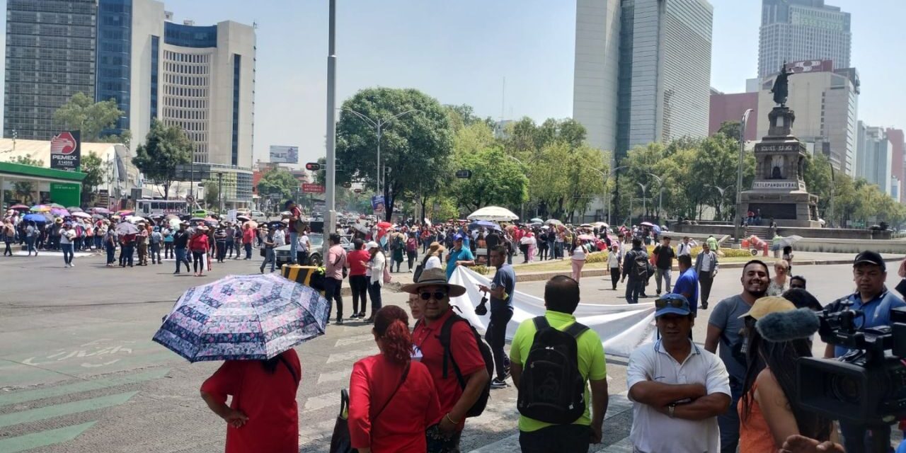 En segundo día de protestas, CNTE paraliza la CDMX; bloquea Paseo de la Reforma