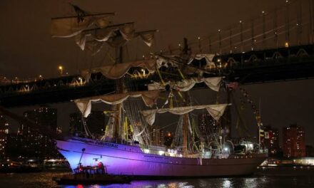 Deja dos muertos y 19 heridos choque de buque Cuauhtémoc en Nueva York