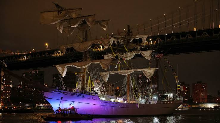 Deja dos muertos y 19 heridos choque de buque Cuauhtémoc en Nueva York