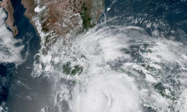 ‘Erick’ se degrada y podría convertirse en tormenta tropical