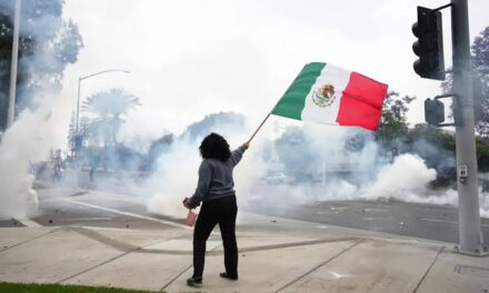Migración no se resuelve con violencia o arrestos, reclama Sheinbaum