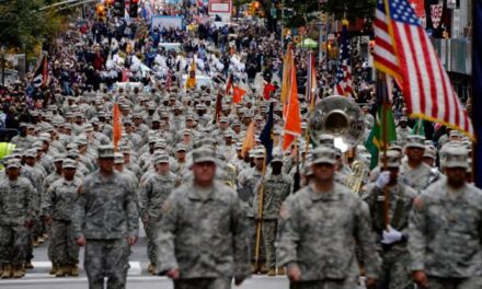 Ante desfile militar del 14 de junio en EU, piden a mexicanos manifestarse pacíficamente