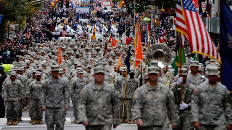 Ante desfile militar del 14 de junio en EU, piden a mexicanos manifestarse pacíficamente