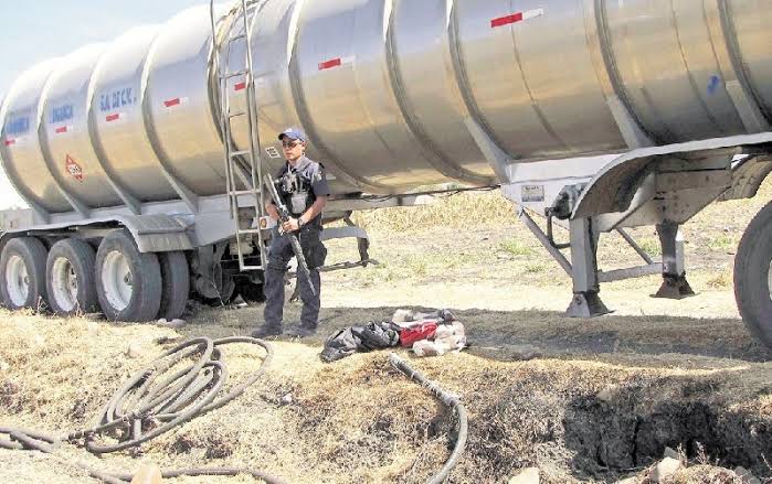 Pemex: deuda, huachicol y un reloj que ya suena