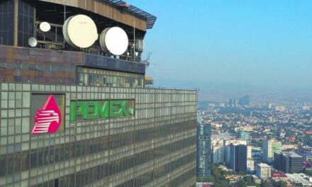Pemex en deuda y bajo lupa: Sheinbaum hereda la bomba de tiempo petrolera