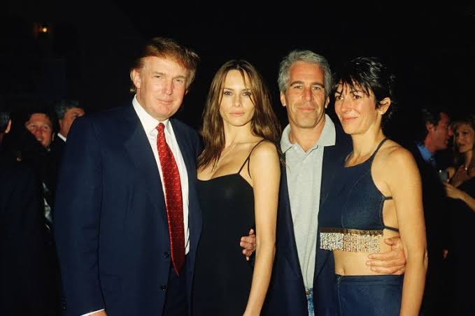 Trump aparece “muchas veces” en los archivos Epstein, según WSJ