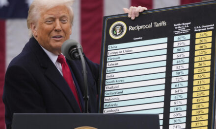 Corte Federal declara inconstitucionales la mayoría de lso aranceles de Trump…aunque se mantienen en vigor