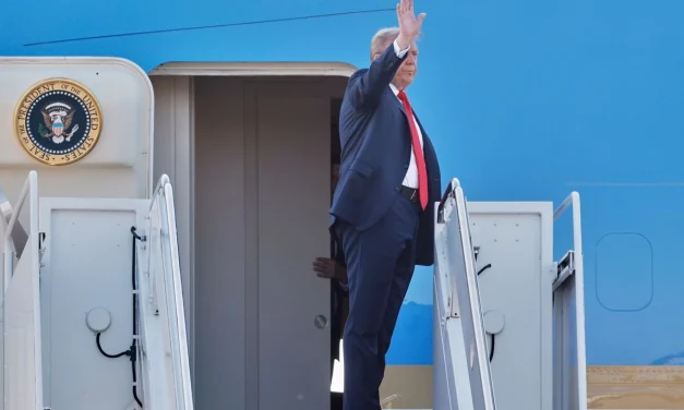 Llega trump a Alaska para encuentro con Putin, que podría decidir el futuro de lasobre invasión a Ucrania