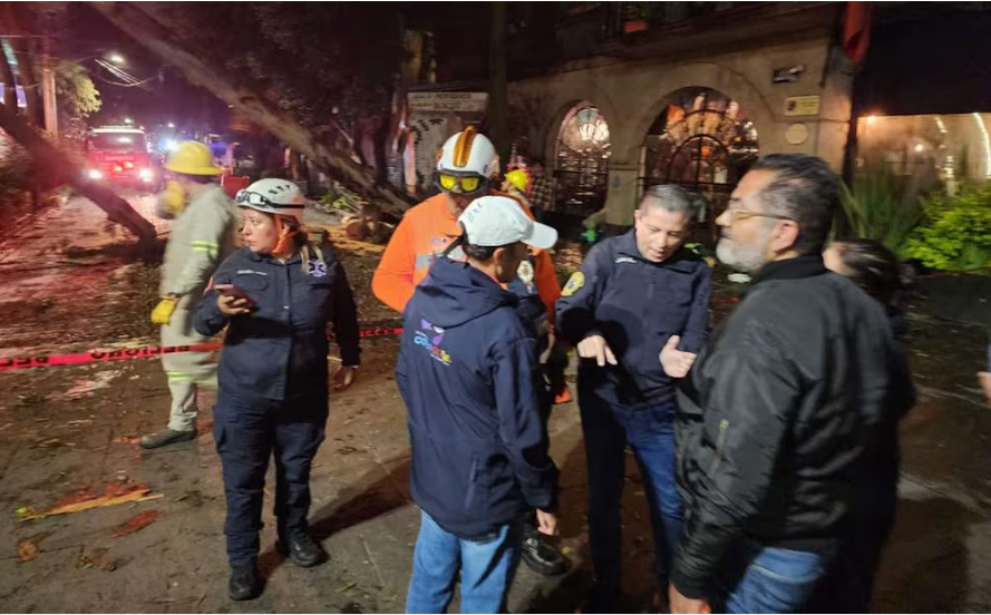 Intensas lluvias dejan severas inundiaciones en la Alcaldía Álvaro Obregón