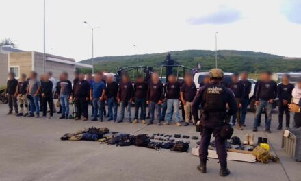 Detienen en Michoacán a 38 integrantes de la Luz del Mundo en un supuesto campo de entrenamiento para uso de armas