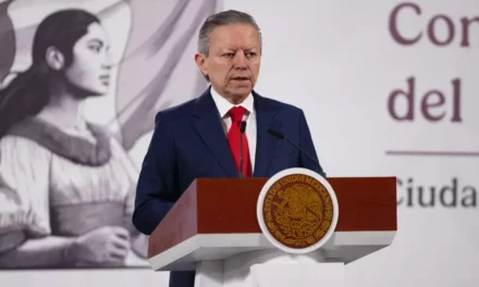 Zaldívar explica confusión en transitorio de Ley de Amparo que la haría retroactiva y pide se rectifique