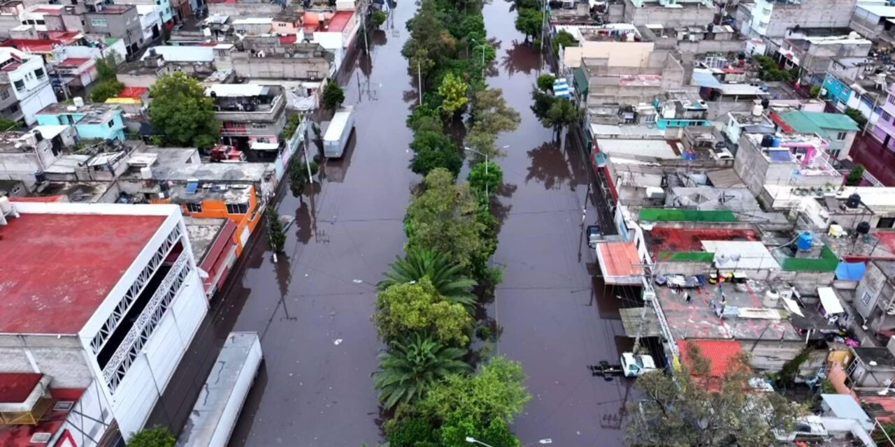 Inicia entrega de apoyo a damnificados por lluvias en Neza