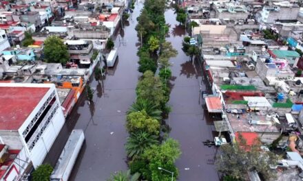 Inicia entrega de apoyo a damnificados por lluvias en Neza