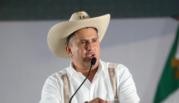 Detienen a escoltas de Carlos Manzo