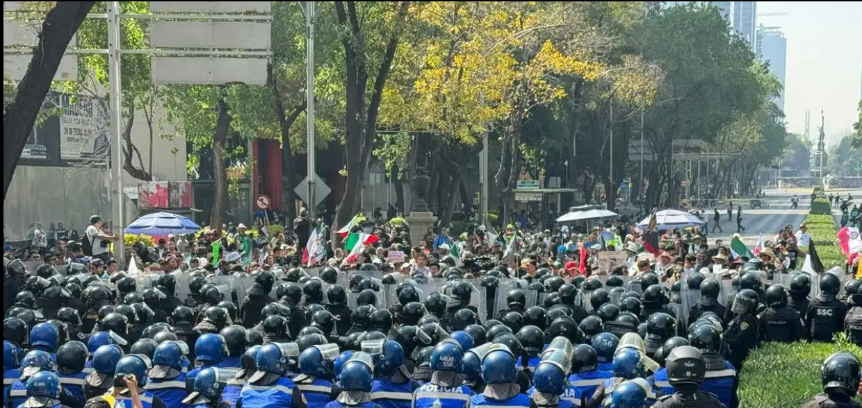 Reducido contingente de la Generación Z salió del Ángel