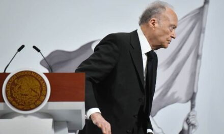 Senador confirma renuncia del fiscal Gertz; Cámara alta decidirá si la aprueba o no