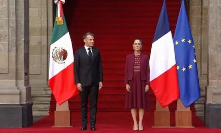 Se reúnen Sheinbaum y Macron en Palacio Nacional