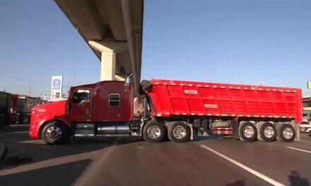 Bloqueos de productores del campo y transportistas bloquean vías de acceso y salidas en Edomex