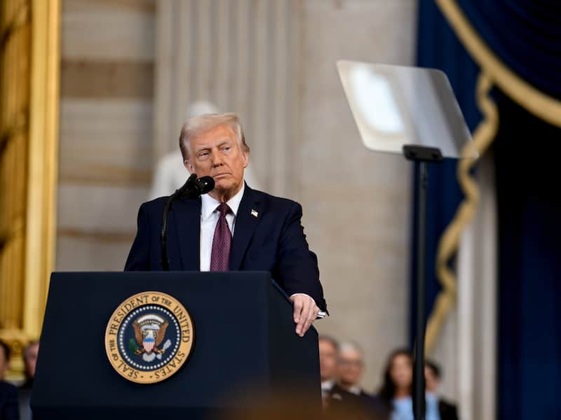 Sí habrá reunión entre Sheinbaum y Trump; hablarán de migración y comercio