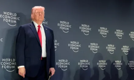 Amenza Trump a Canadá con aranceles del 100% si logra acuerdo comercial con China