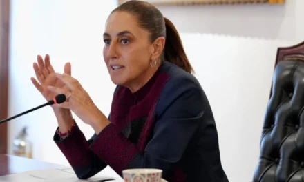 Se reúne Sheinbaum con economistas en Palacio Nacional