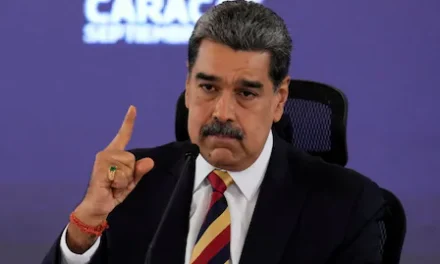 Denuncia Maduro ataque armado en cuatro estados y llama a la lucha armada