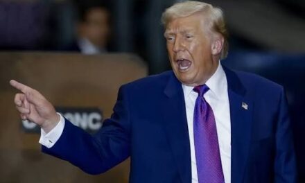Tras revés en suprema corte Trump anuncia arancel global del 10%