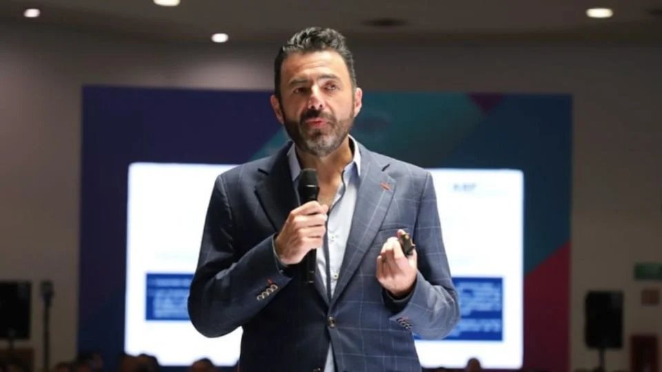 Designan a Aureliano Hernández Palacios como nuevo Auditor Superior de la Federación