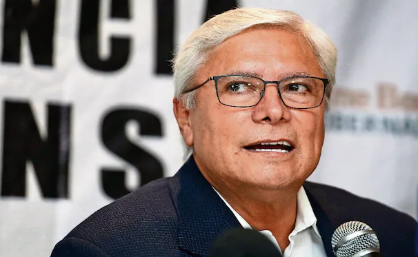 Vinculan a proceso por peculado a exgobernador de Baja California