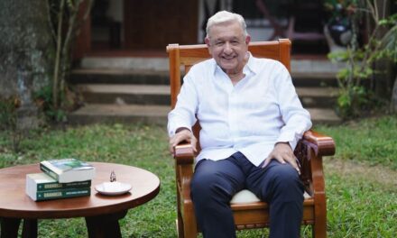 Desmienten versión de hospitalización de AMLO