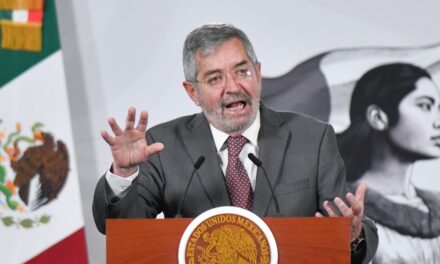 Deja Juan Ramón de la Fuente la SRE por motivos de salud