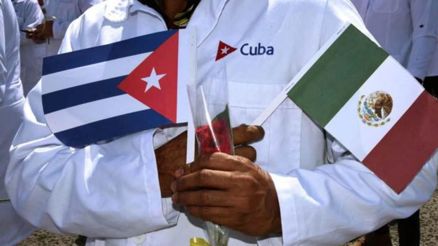 Defiende Shiembaum labor de médicos cubanos en México